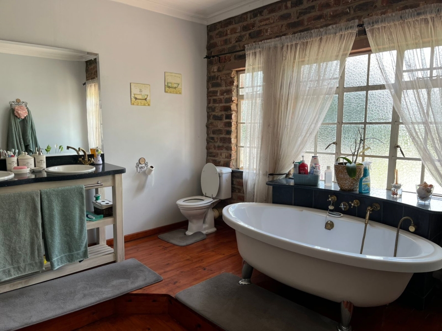 6 Bedroom Property for Sale in Bainsvlei Free State